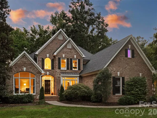 155 Pearl Bay Dr, New London, NC 28127
