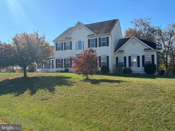 118 Rippling Waters Way, Falling Waters, WV 25419
