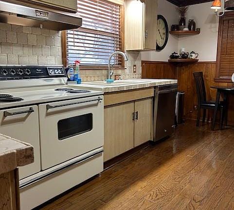 5th image of 1122 Terry Ln