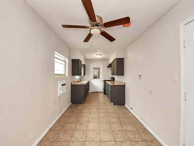 10506 Sierra Dr — Photo 9