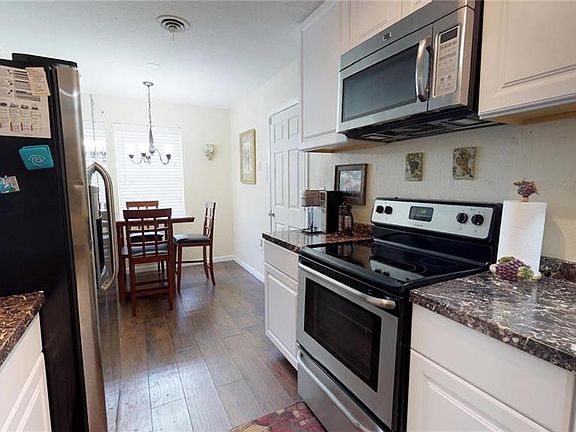 4th image of 2318 Fairfax Dr