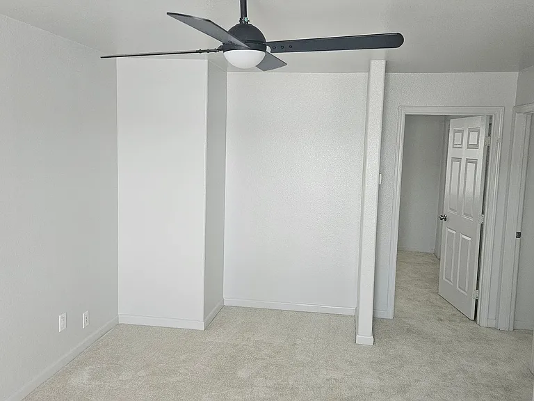 618 E C St — Photo 10