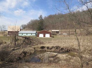 685 Forest Mills Rd, Postville, IA 52162