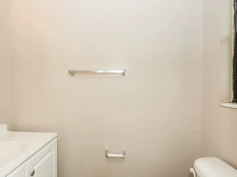 7233 Eudine Dr S — Photo 15