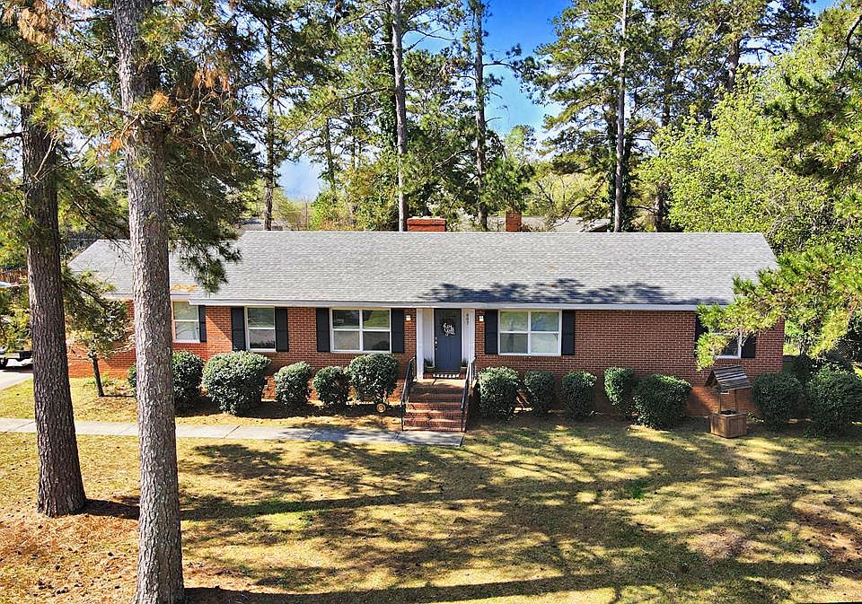 1st image of 605 Colonial Dr