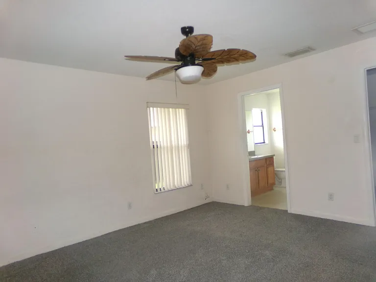 1667 SW California Blvd — Photo 9