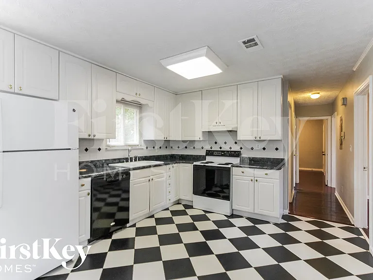 2847 Haddon Dr — Photo 8