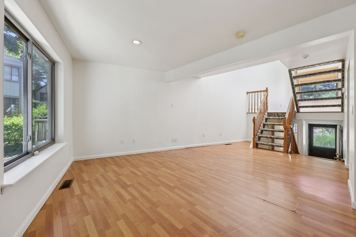 Treetop Cir-S2506-005.jpg
