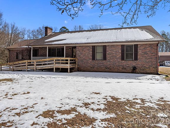 2nd image of 525 Liberty Rd