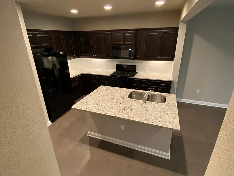 13800 Lyndhurst St #332 — Photo 21