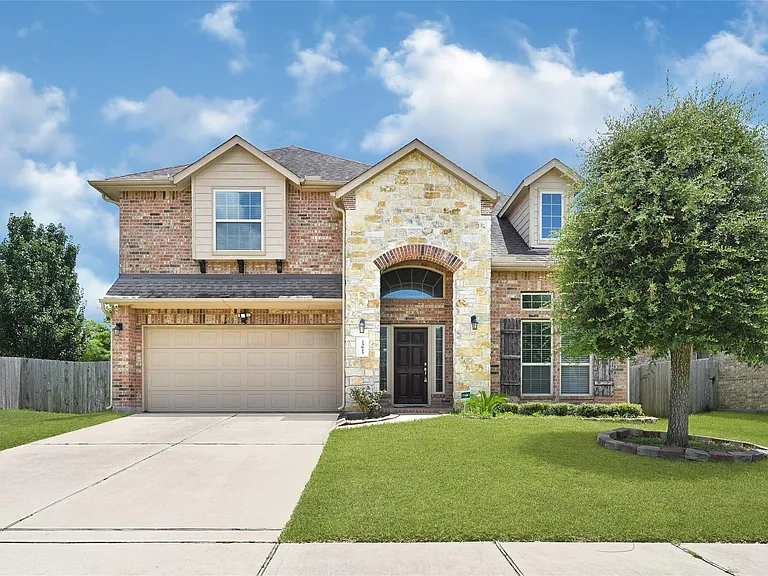 23023 Verona Vista Dr — Photo 1