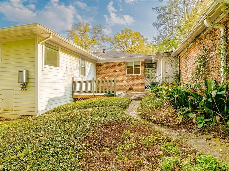 324 Dalewood Dr — Photo 35