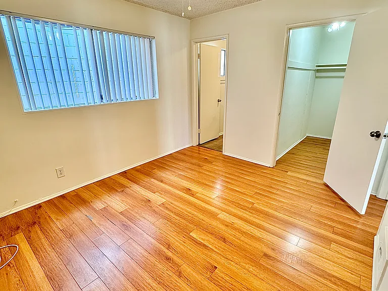 13014 Sherman Way — Photo 12
