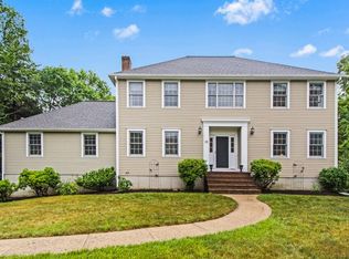 12 Farrar Rd, Upton, MA 01568