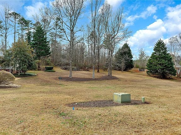 3rd image of 109 Holder St