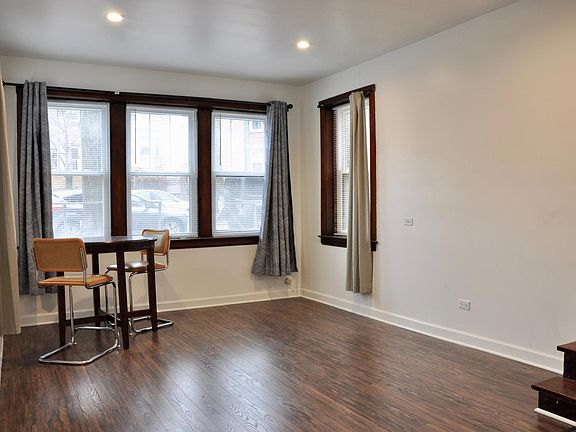 2nd image of 2711 N Marshfield Ave