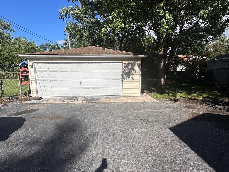 14613 Saint Louis Ave — Photo 16