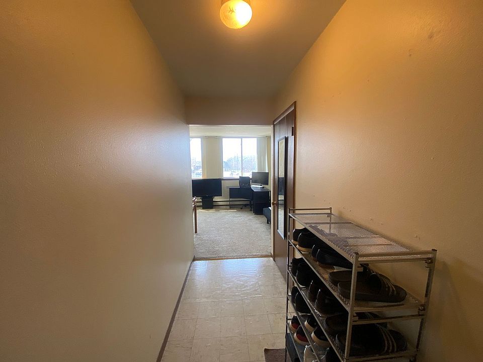 1st image of 1320 E Capitol Dr APT 202