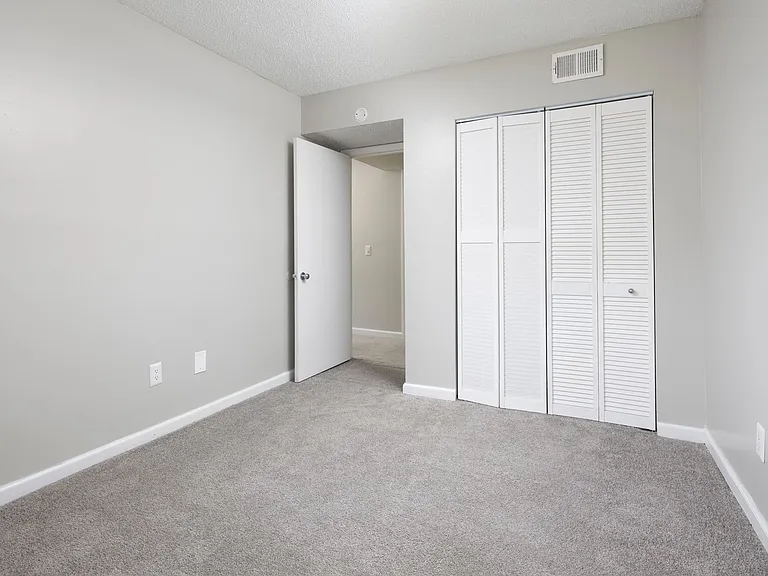 Stone Ridge Apartments — Photo 34