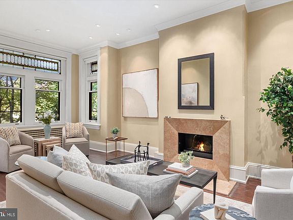 4th image of 1617 35th St NW