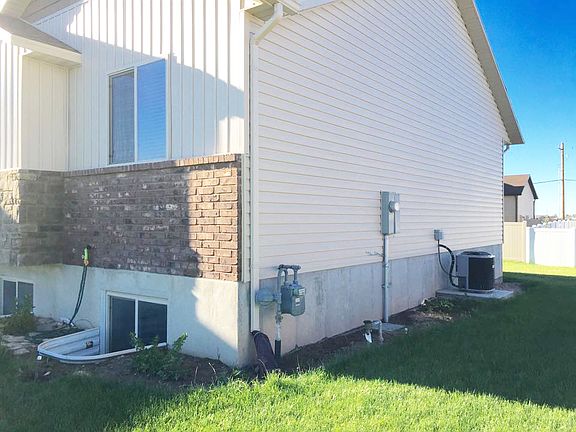 NORTHWEST SIDE FRONT HOUSE