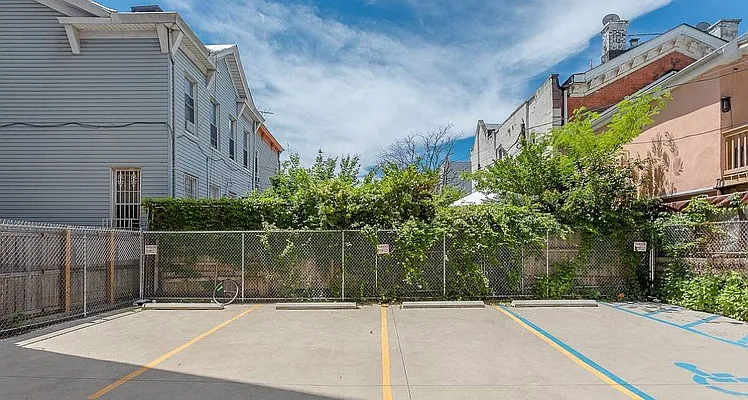 Rented by Skyhigh Realty NYC LLC | media 29