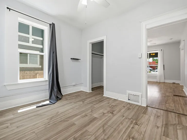 936 N Ogden St — Photo 15