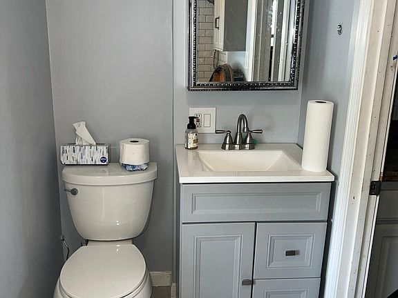 3rd image of 52 Leicester St #2