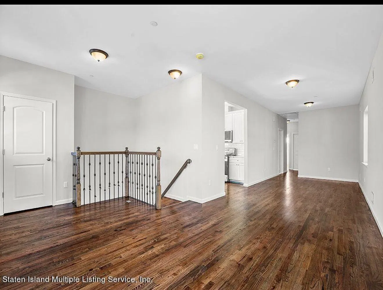 3 bed, 1260 sqft, $3,300 — Photo 3
