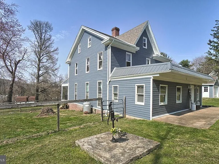 25526 Military Rd — Photo 4