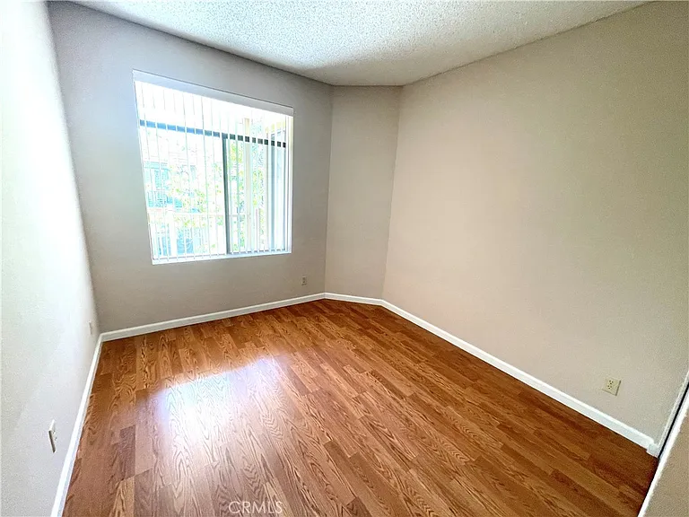 2563 Plaza Del Amo — Photo 19