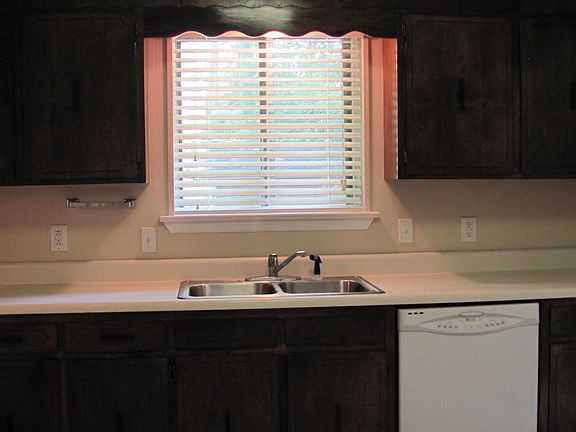 5th image of 263 Janet Dr