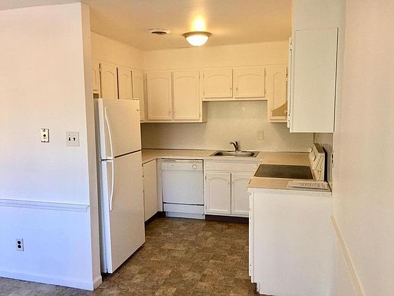 Bright kitchen area.