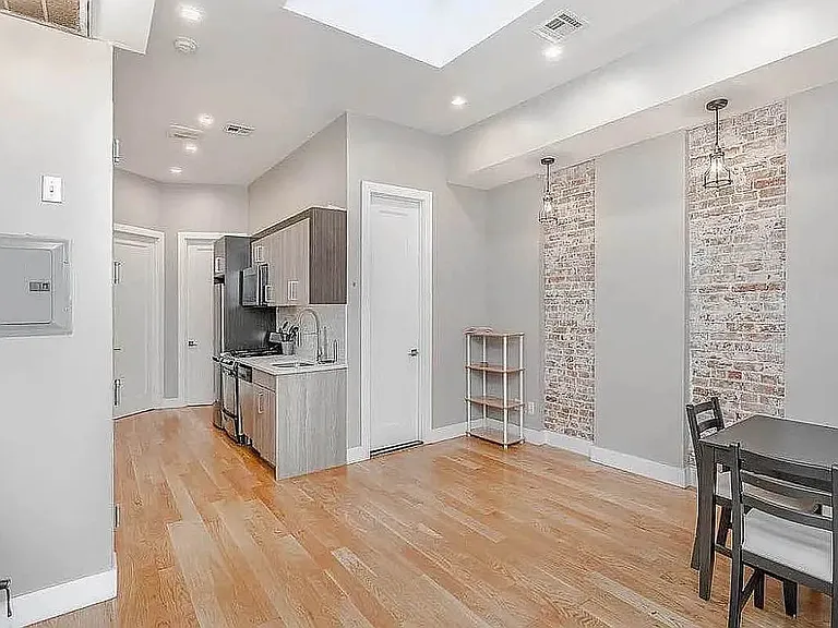 302 Linden St #3 — Photo 1