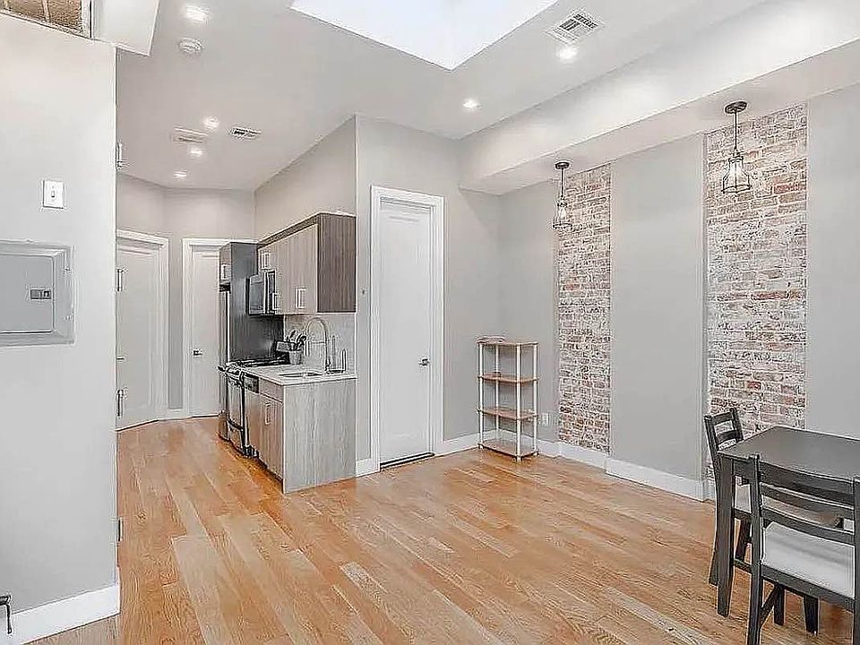 1st image of 302 Linden St #3