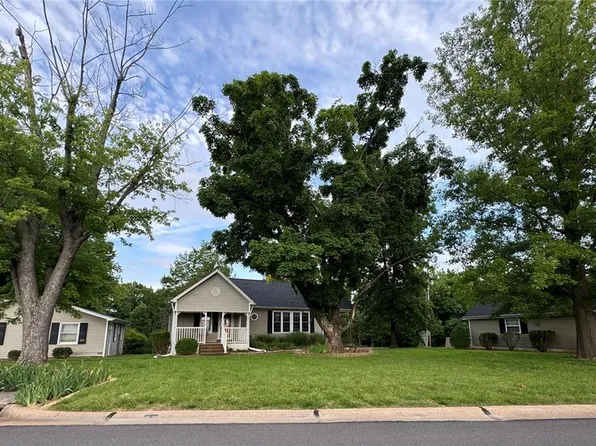 225 Crescent Ave, Valley Park, MO 63088