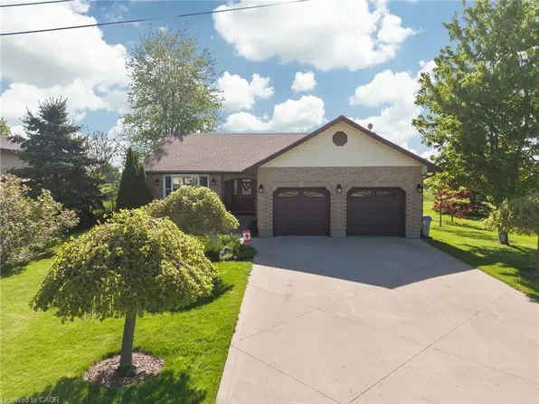 34381 Denfield Rd, North Middlesex, ON N0M 2J0