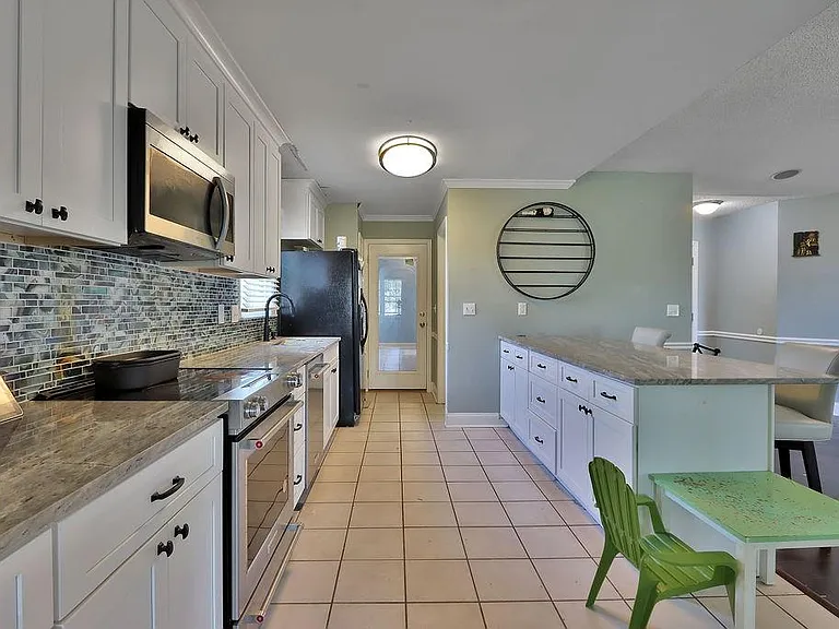 2348 Planters Cove Dr — Photo 1