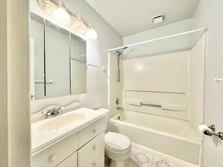 505 Crestwood Dr — Photo 6