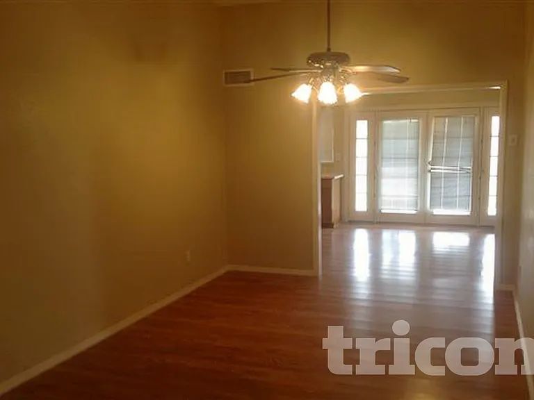 2063 W Morningside Dr — Photo 4