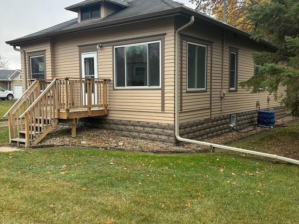 1st image of 613 W 1st Ave