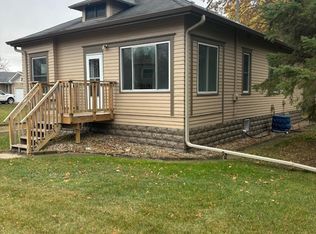 613 W 1st Ave, Lennox, SD 57039