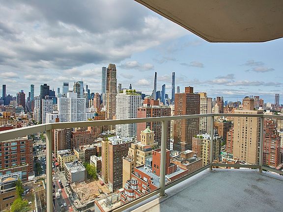 4th image of 300 E 74th St APT 34C