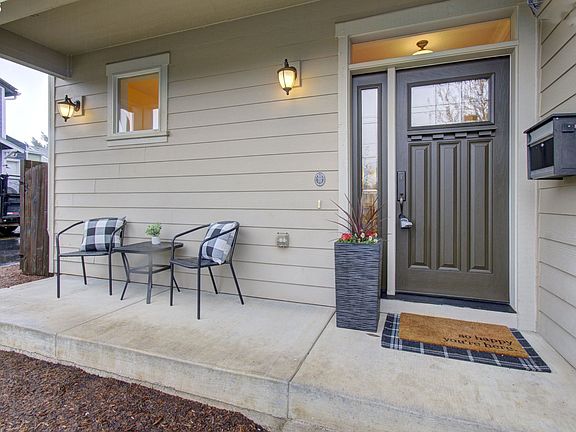 3rd image of 6529 SE Reedway St