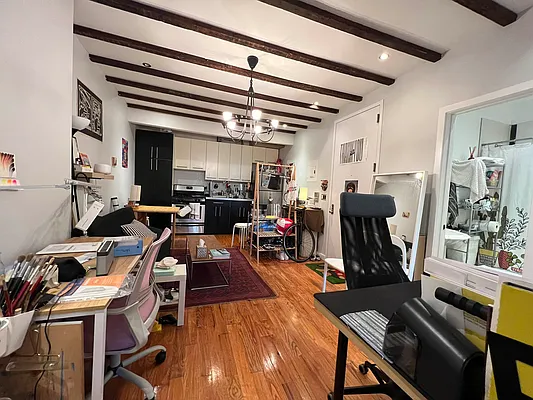 Rented by Rumah Realty Inc | media 23