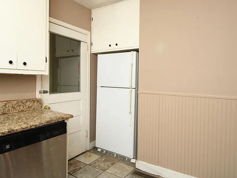 212 Goshen Ave — Photo 13