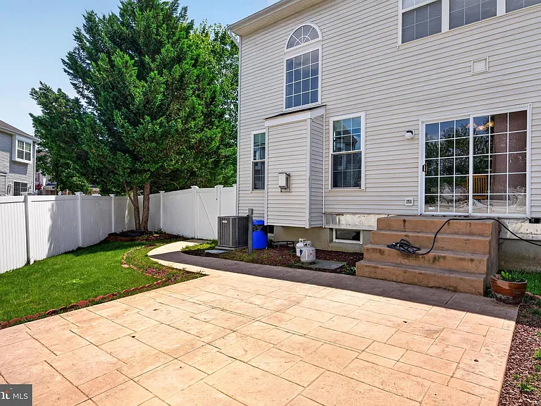 20 Carter Ln — Photo 11