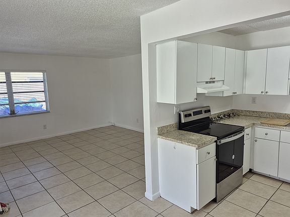 4th image of 3661 SW 60th Ave