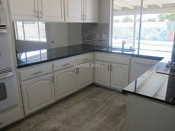 5th image of 4225 Stonebridge Ln