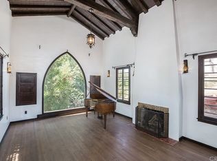 904 W Edgehill Rd, San Bernardino, CA 92405